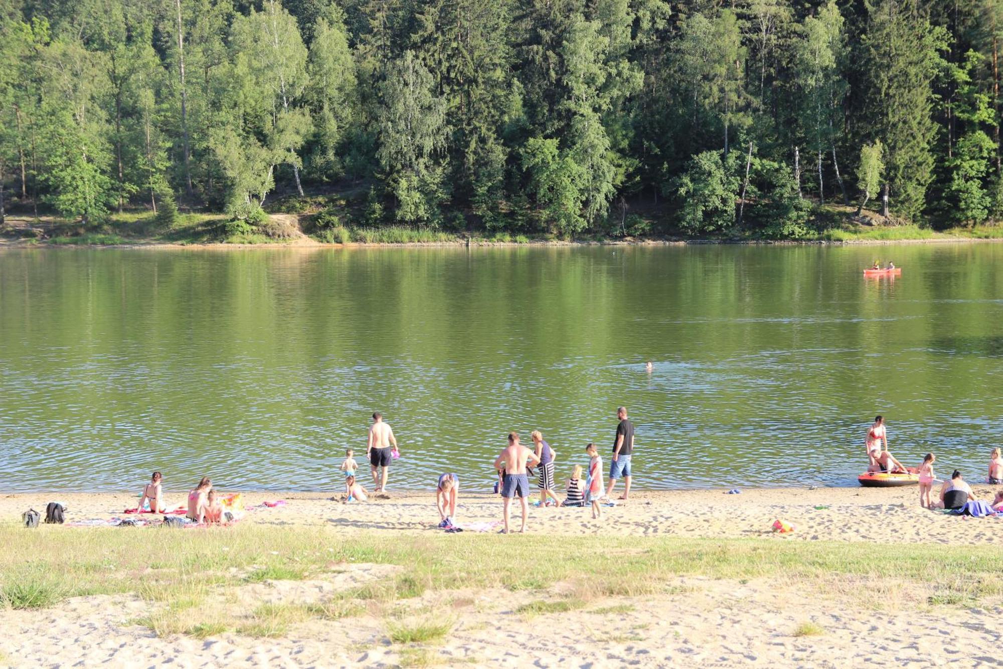 Domki Nad Jeziorem W Karlowicach Karlowice Exteriér fotografie